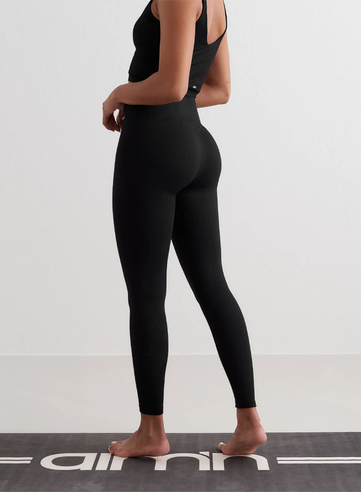 Aim'n Black Ribbed Seamless Tights