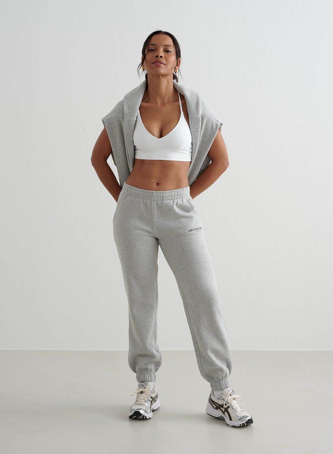2.GREY MELANGE VERSITY CLASSIC SWEATPANTS_0442