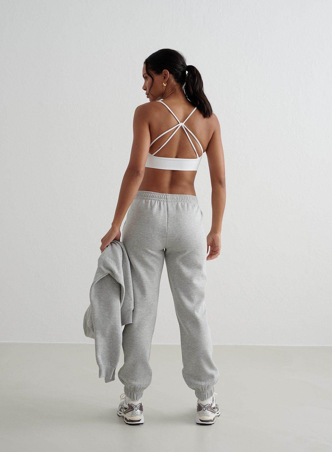 6.GREY MELANGE VERSITY CLASSIC SWEATPANTS_0484