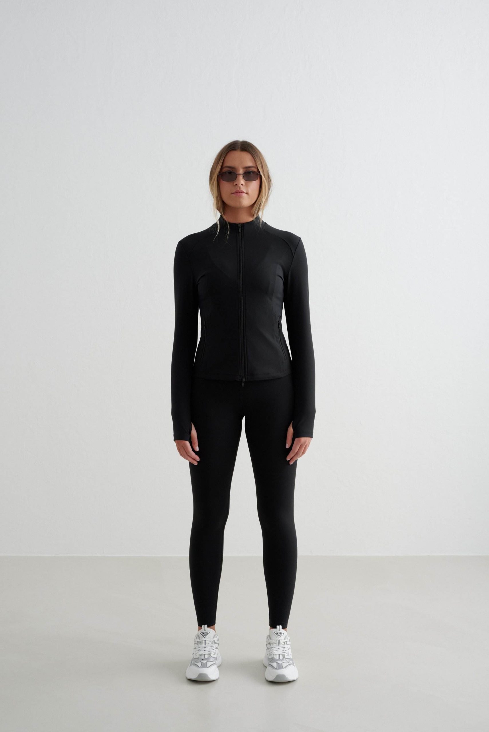 BLACK SENSE ZIP JACKET_0608