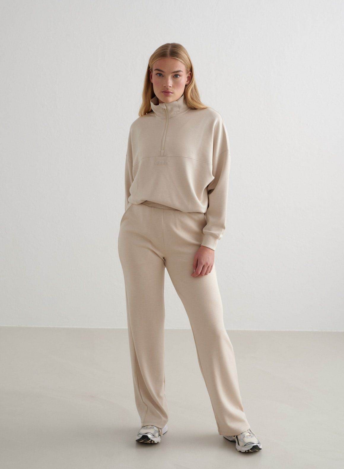 CAFE AU LAIT COMFY MODAL WIDE PANTS_9337