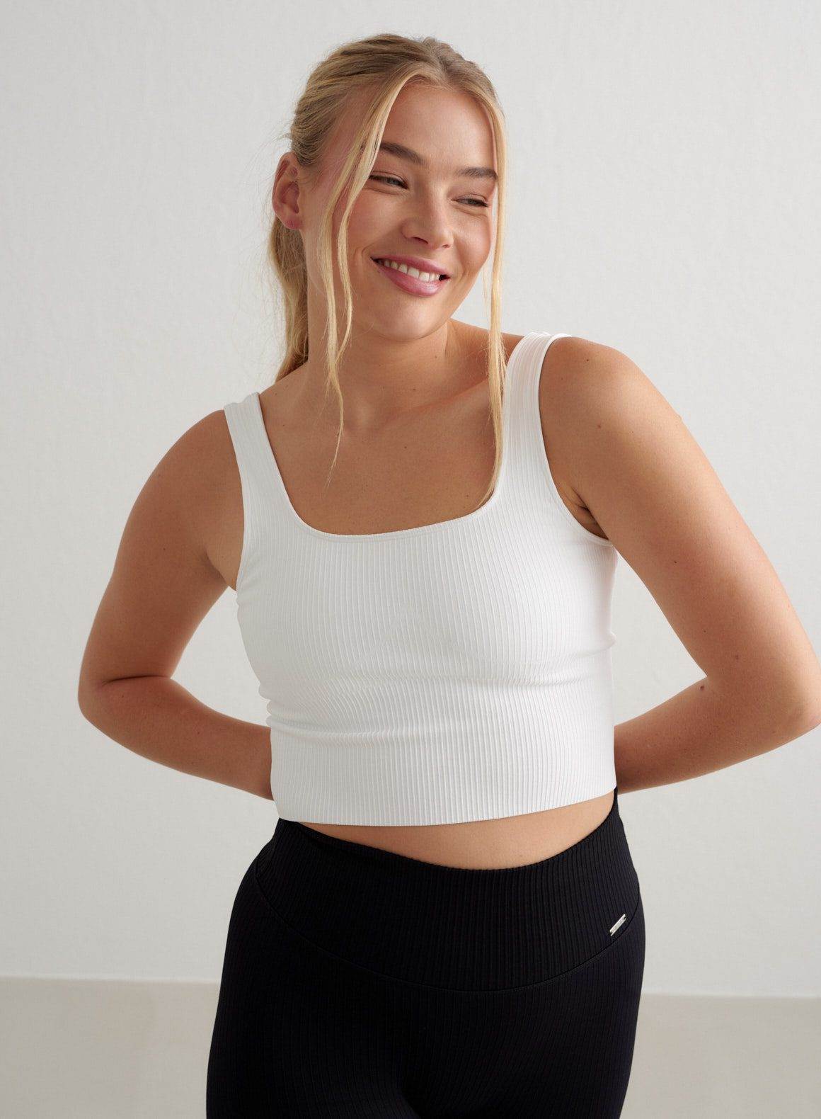 WHITE RIBBED SEAMLESS SHAPING BRALETTE_1580