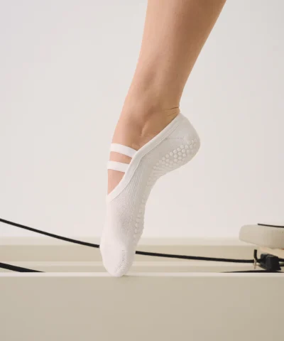 Move Active Ballet Non Slip Grip Socks Ivory