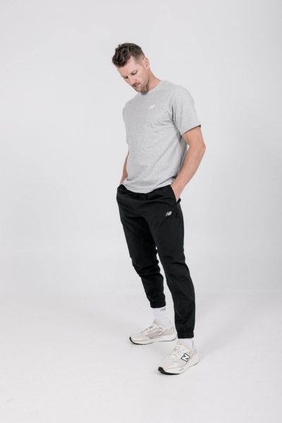 New Balance Sport Essentials Woven Jogger Karla Svartar