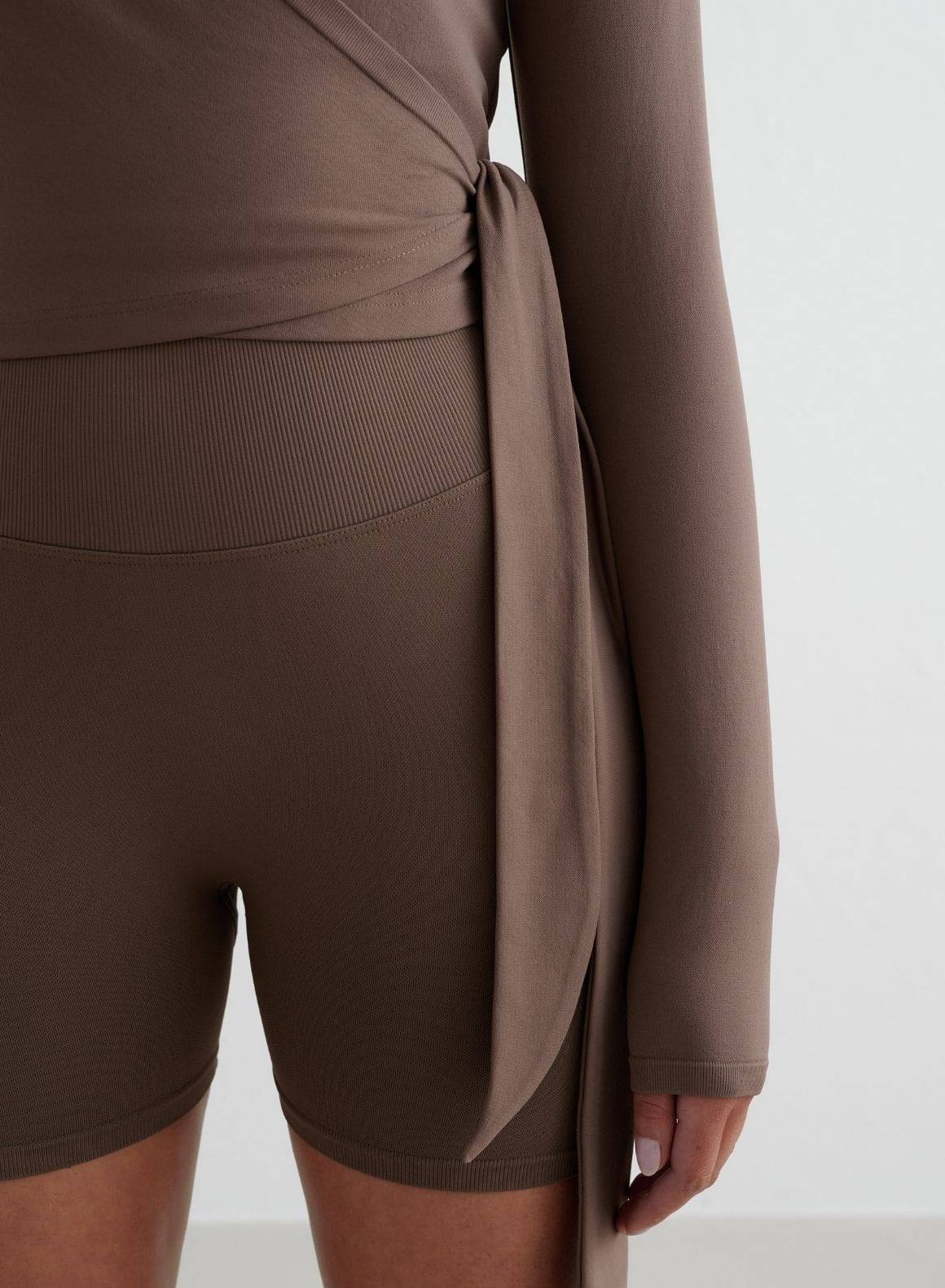 Macchiato-shape_seamless_wrap_long-sleeve_05