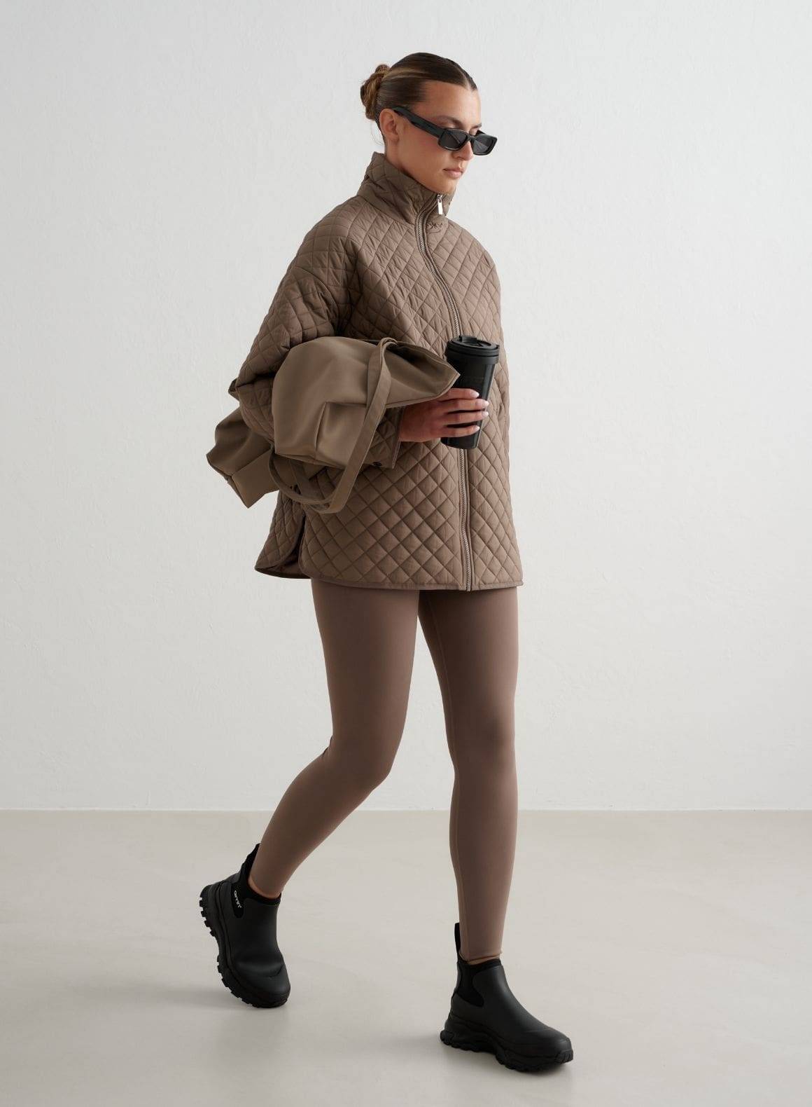 Nougat_Oversized_Quilted_Jacket_02