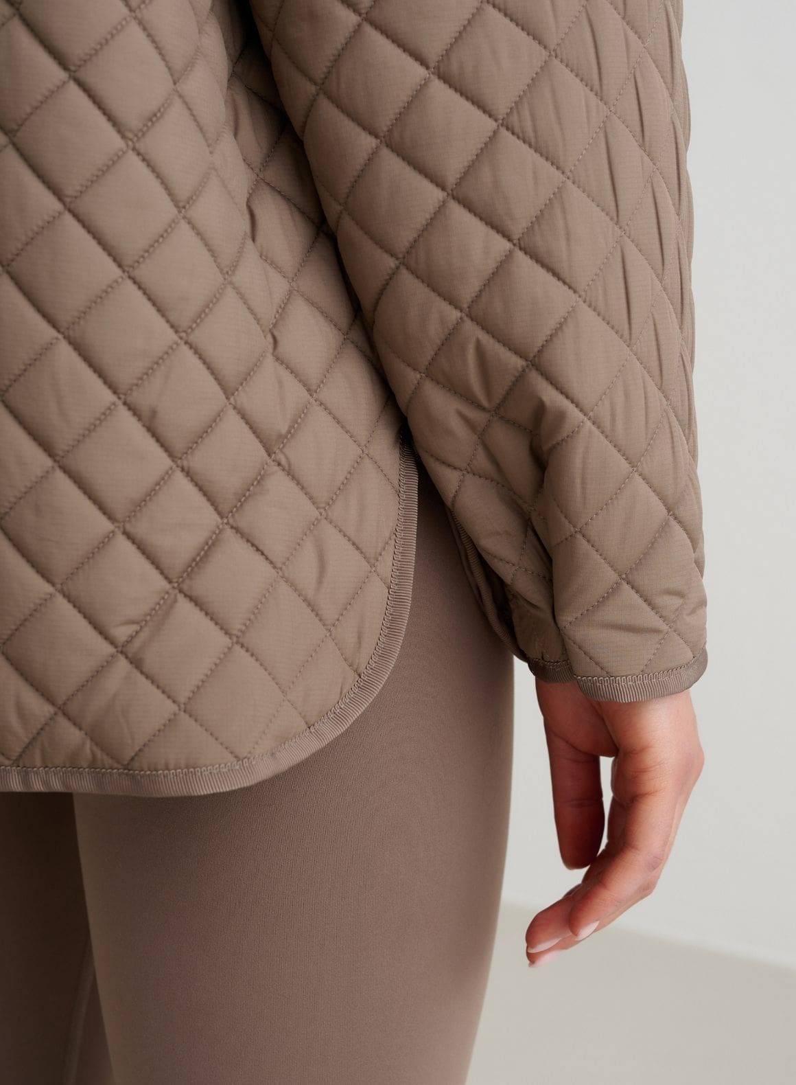 Nougat_Oversized_Quilted_Jacket_06