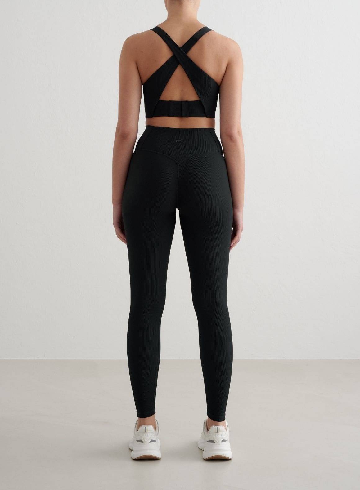 Black_ribbed_performance_support_bra_06