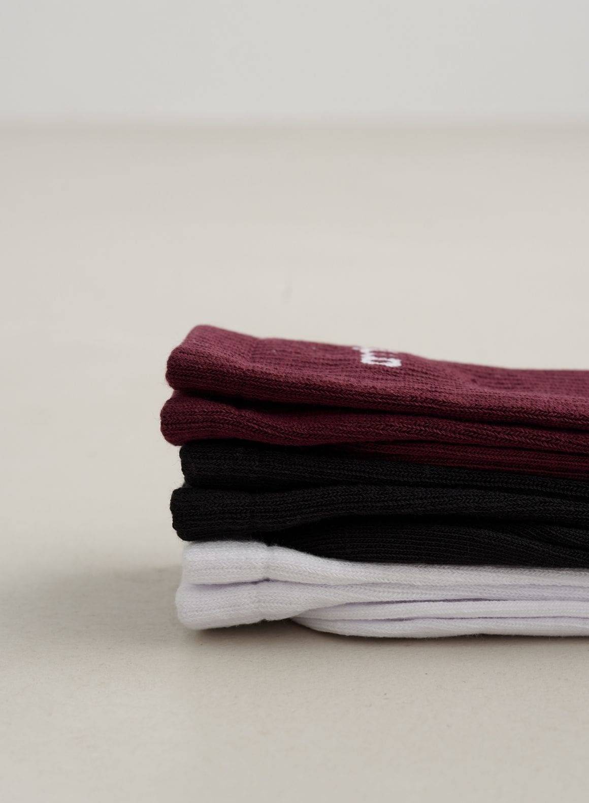 Cherry_aimn_logo_socks_03