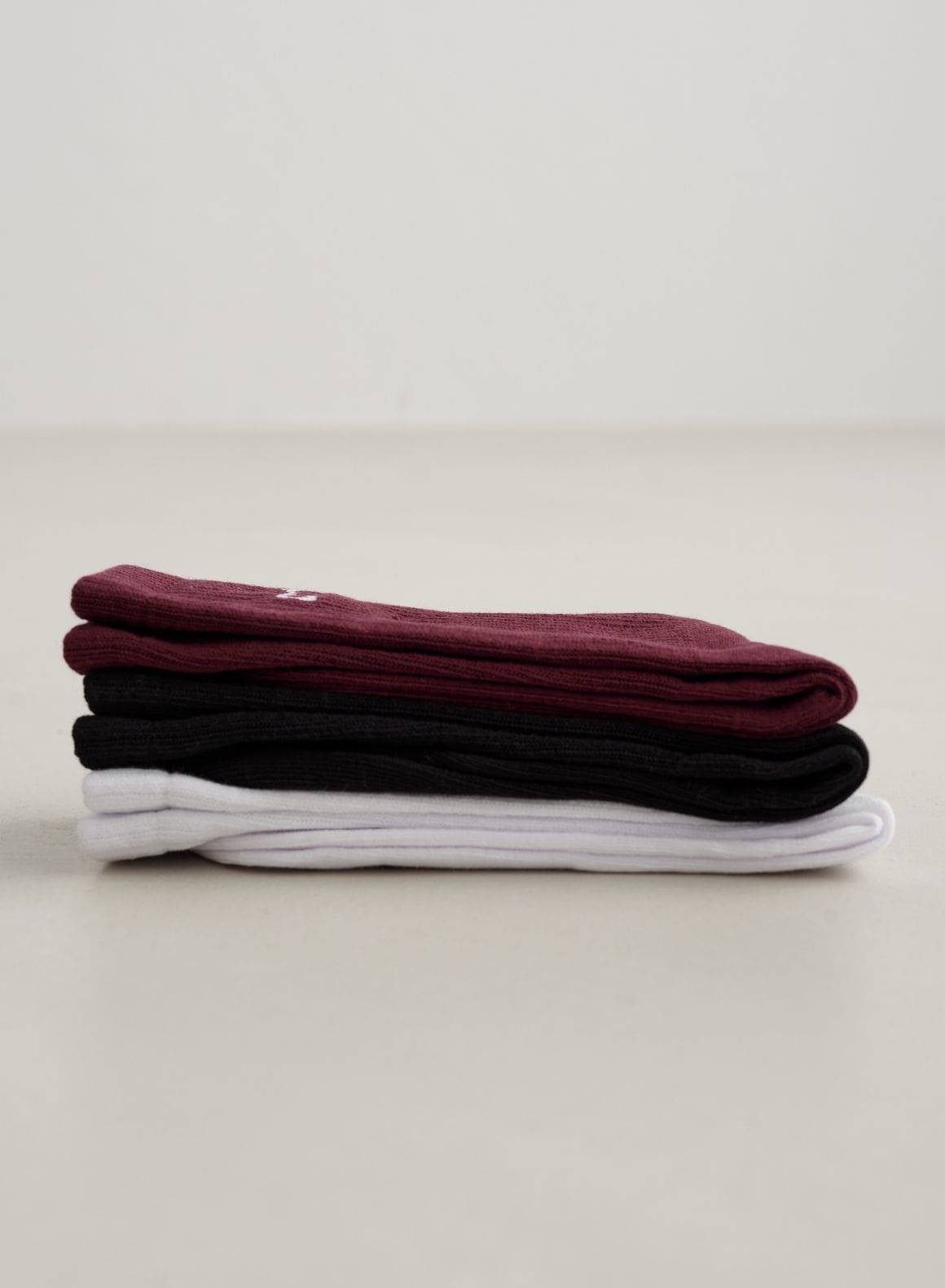 Cherry_aimn_logo_socks_04