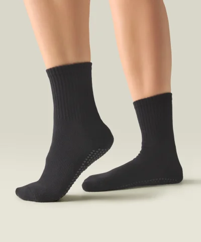 Move Active Classic Crew Grip Socks Black