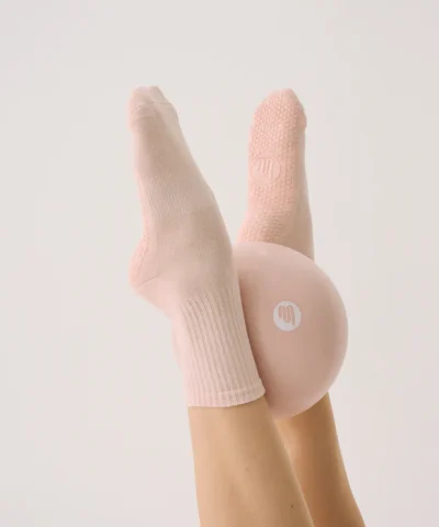 Move Active Classic Crew Grip Socks Soft Pink