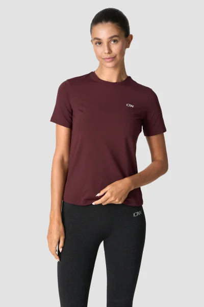 ICIW Training High Neck T Shirt Burgundy Kvenna