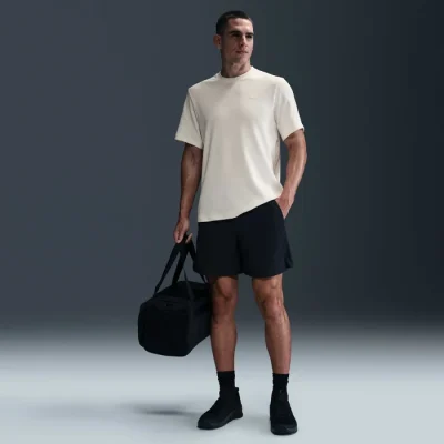 Nike Primary Dri FIT Short sleeve Versatile Top Hvítur Karla