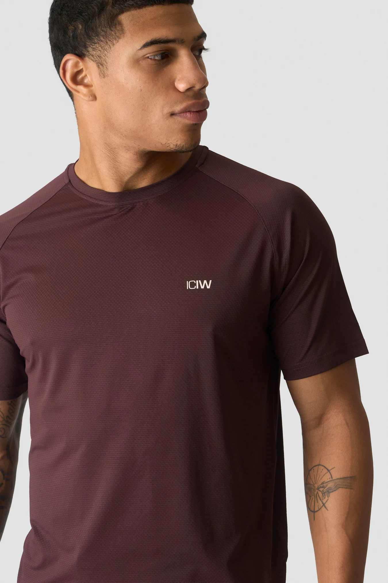 Stride Raglan Mesh T-shirt Men Burgundy2