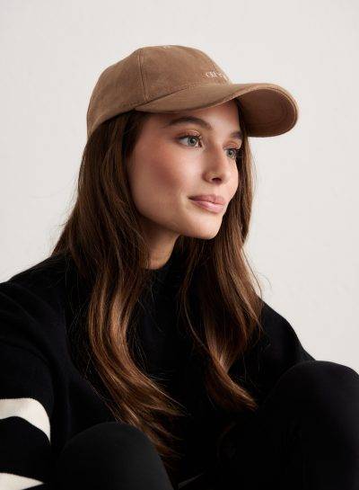 aimn Espresso Small Logo Suede Cap