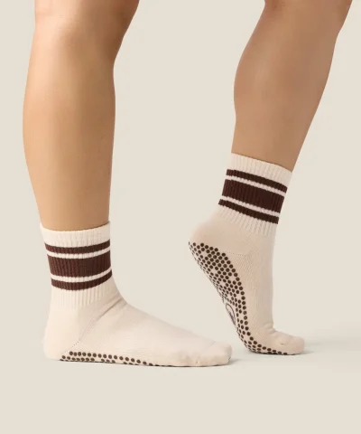 Move Active Classic Crew Grip Socks Oat Espresso Stripe