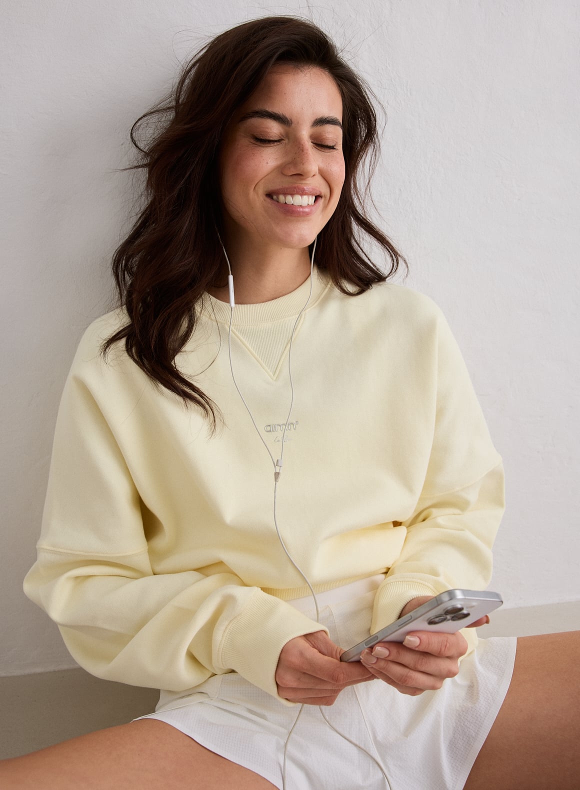 Lemon White Le Run Running Sweatshirt_3923