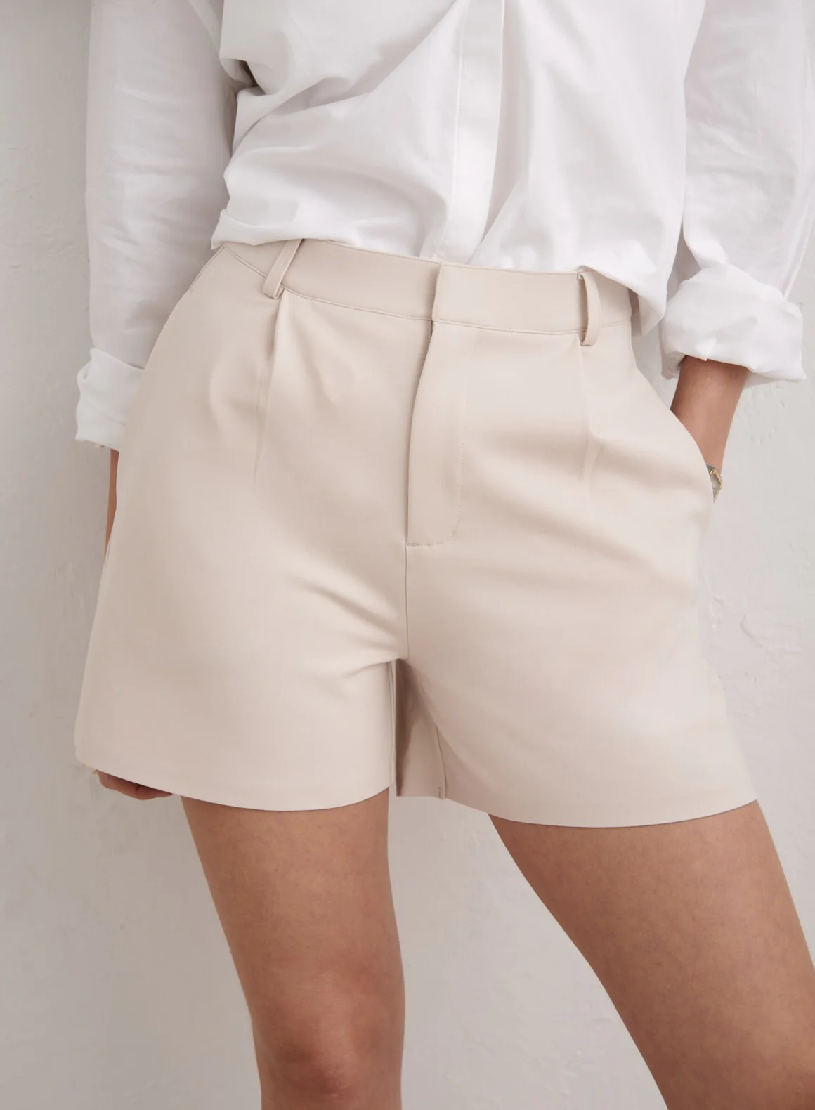 sand-luxe-bermuda-shorts_01-_34-174cm_1800x1800
