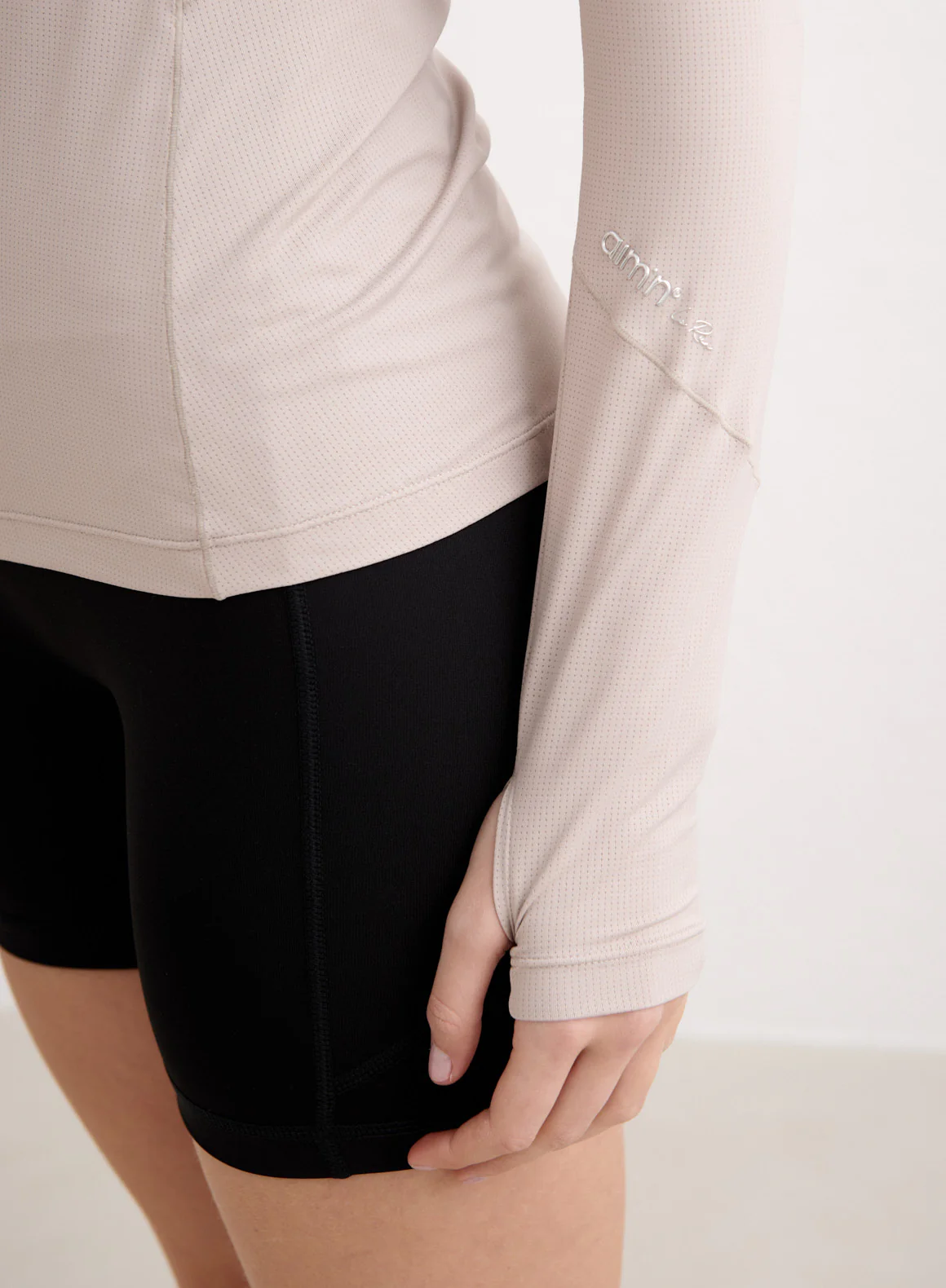 dark-clay-running-zip-long-sleeve_05-_xs_-_173_cm_1800x1800.jpg