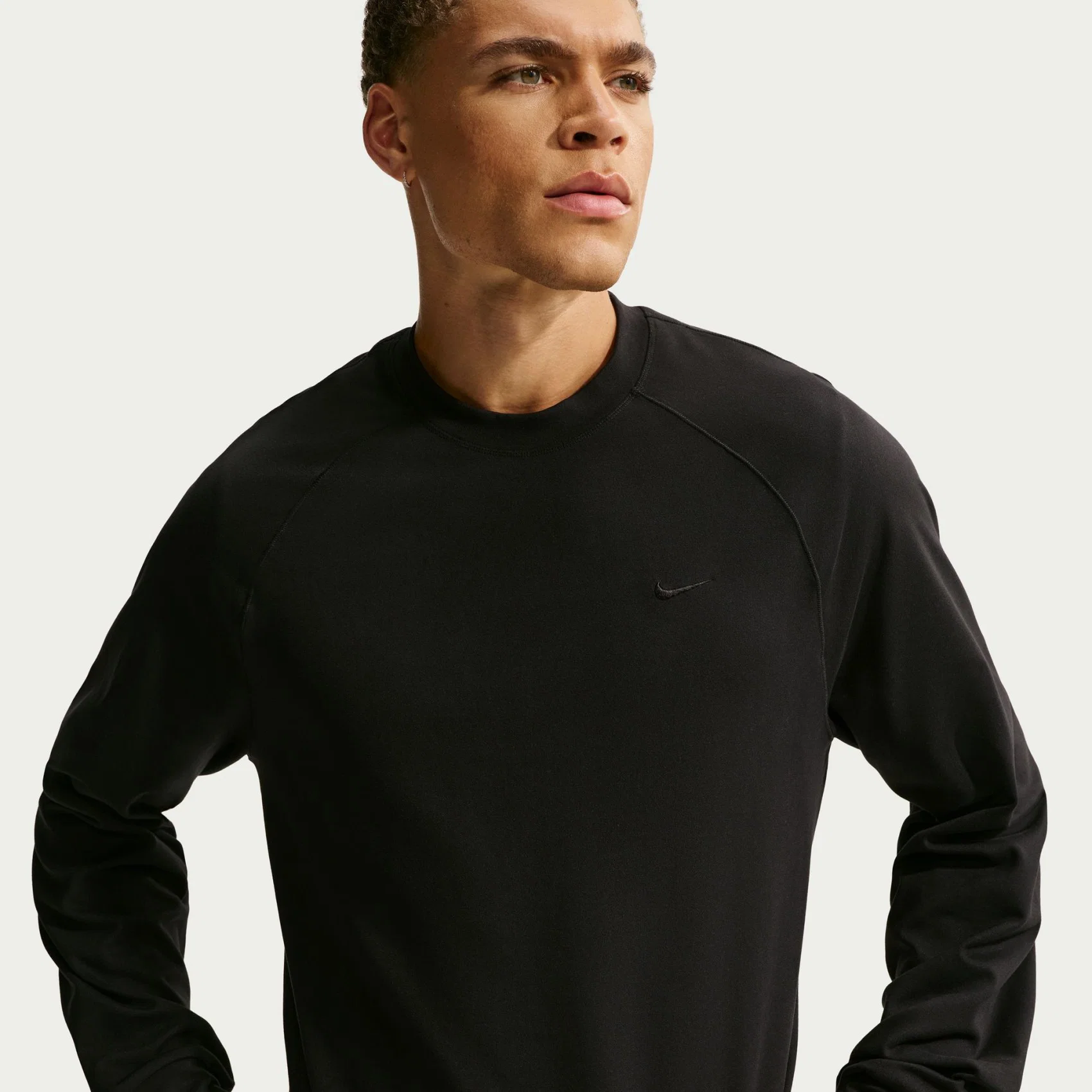 nike-dri-fit-uv-primary-nanoknit-ls-crew-erkek-siyah-sweatshirt-ii1302-010-225471-72-B