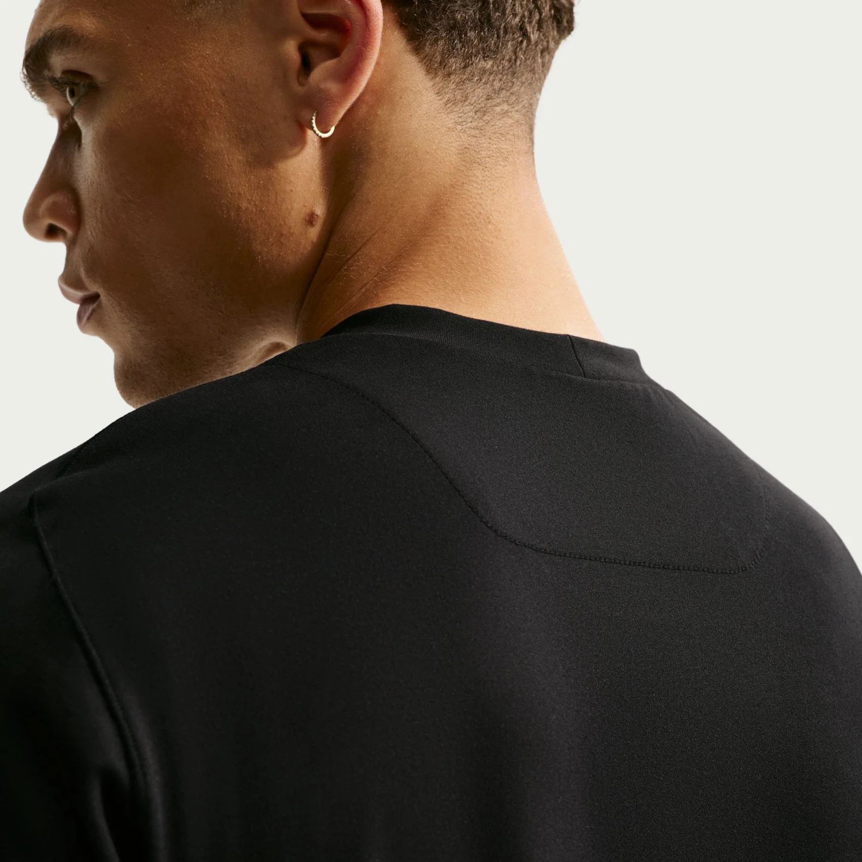 nike-dri-fit-uv-primary-nanoknit-ls-crew-erkek-siyah-sweatshirt-ii1302-010-225473-72-B